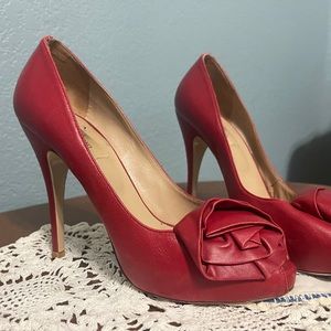 RARE Valentino soft red leather Garavani Acc Donna worn once with mild wear